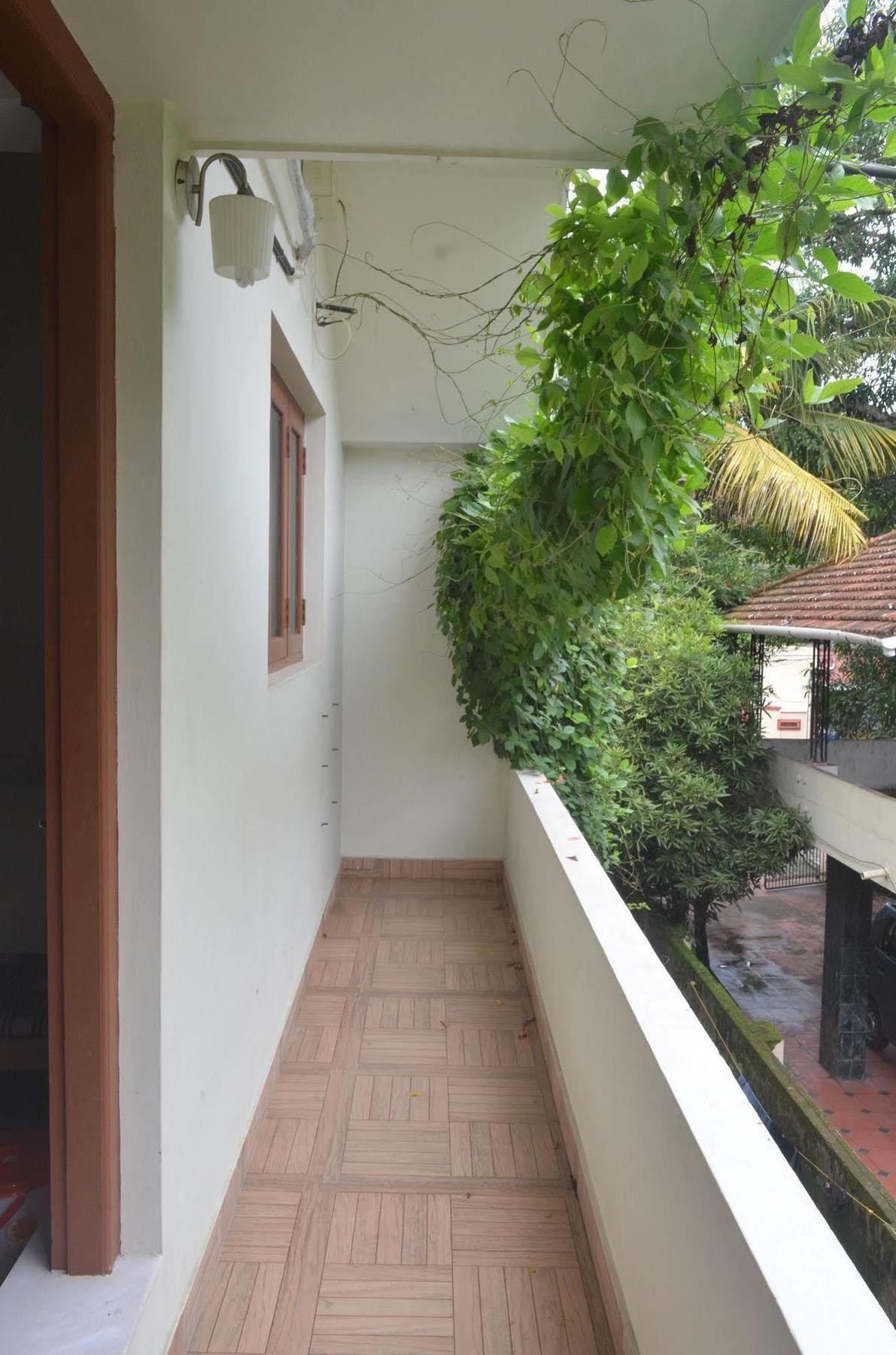 Aroma Home Stay Kochi Exterior photo